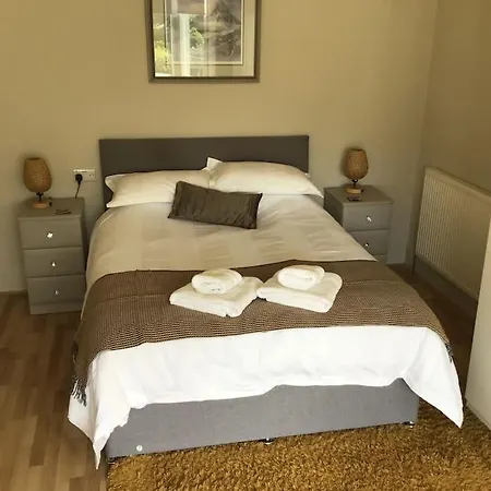 Spacious 2 Bedroom Flat In Heart Of Ballater Exterior photo